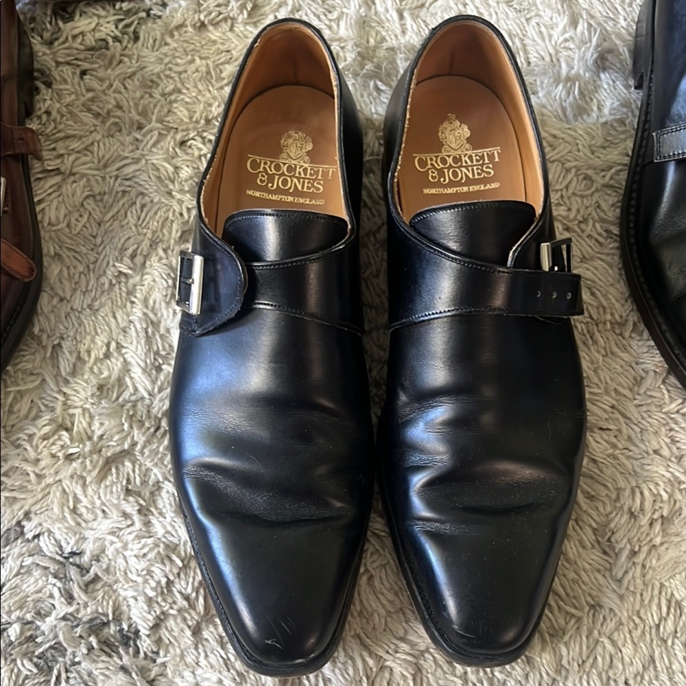 Black Leather Oxfords with Sleek Pointed Toe
